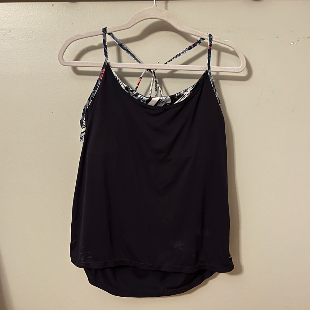 GapFit Built in bra Workout Top